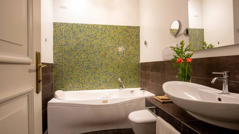Hotel-Vivaldi-Rome-Vittoria-Suite-bathroom-3-1160